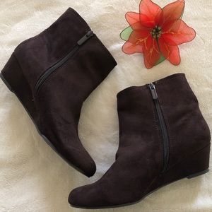 *Size 9* IMPO Faux Suede Boots (used ONCE)